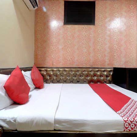 Oyo Flagship 81569 The Red Rose Inn Yeni Delhi Dış mekan fotoğraf