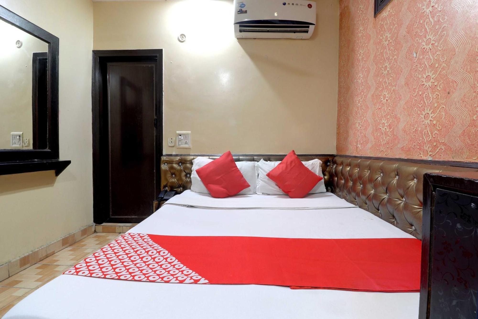 Oyo Flagship 81569 The Red Rose Inn Yeni Delhi Dış mekan fotoğraf