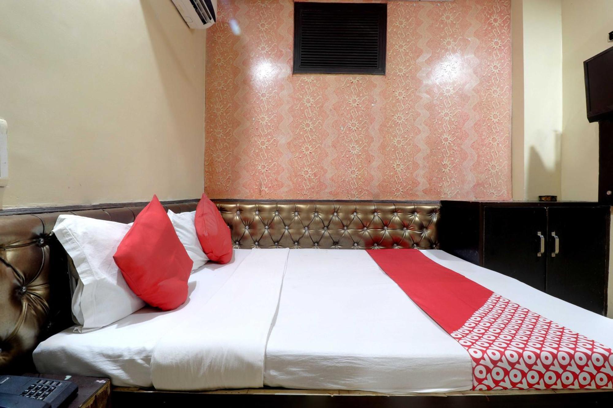Oyo Flagship 81569 The Red Rose Inn Yeni Delhi Dış mekan fotoğraf
