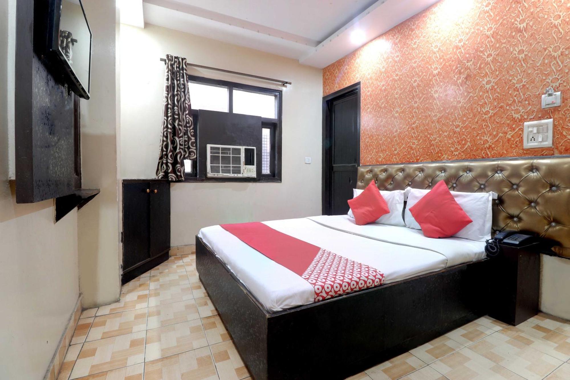 Oyo Flagship 81569 The Red Rose Inn Yeni Delhi Dış mekan fotoğraf